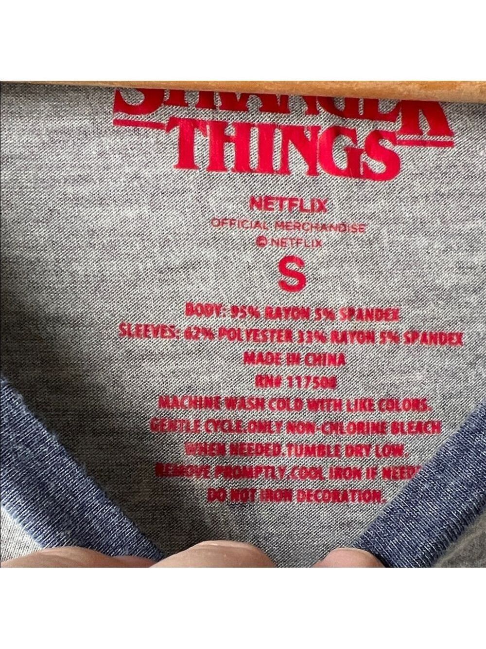 Stranger Things Gray Raglan T-Shirt Small - Picture 5 of 9